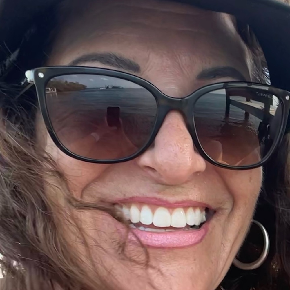 Meet your Posher, Jennifer